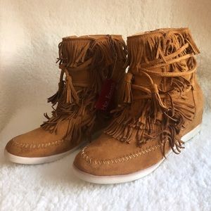 NWT WOMEN's Faux Suede Fringe Ankle Moccasins